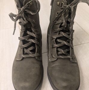 Women's boots